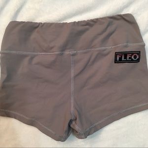 FLEO matte grey size small (sold out online)